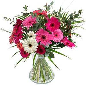 15 adet gerbera ve vazo çiçek tanzimi  Mardin online çiçek gönderme sipariş 