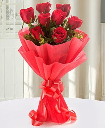 9 adet kırmızı gülden modern buket  Mardin İnternetten çiçek siparişi 